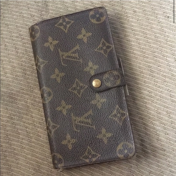 Louis Vuitton Wallet - Picture 2 of 5